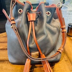 Dooney & Bourke bucket shoulder bag